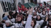 Un accordo che lascia l’amaro in bocca. Un boccone ammorbidito per cinque mesi e fatto ingoiare agli operai come una vittoria storica. E’ facile ottenere la maggioranza facendo votare gli operai su un accordo senza alternativa. I reali contenuti si vedranno presto.