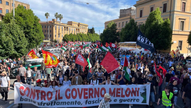 Continua imperterrita da parte del governo l’opera di smantellamento di tutte le tutele legali che finora, molto a stento, limitavano lo strapotere dei padroni rispetto ai lavoratori.
