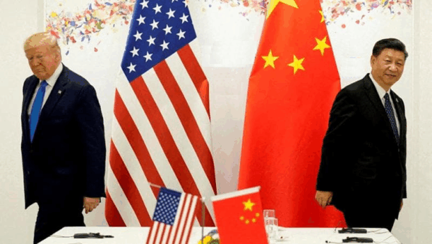 Trump spara a zero, poi si ritira, poi rilancia… ma la Cina è un osso duro. È più facile intimorire i capitalisti europei, fino ad ieri stretti alleati. Intanto il commercio mondiale sbanda ed è la prova, per chi la vuol vedere, che è il sistema del capitale in crisi.