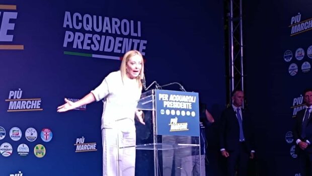 Per combinazione una pioggia di milioni di euro sono arrivati alla regione Marche prima delle elezioni. Sono serviti per comprare i voti di medi e piccoli padroncini e tutta la clientela che li circonda. Anche se perdono voti in termini assoluti, anche se i votanti sono scesi a meno della metà, cantano comunque vittoria