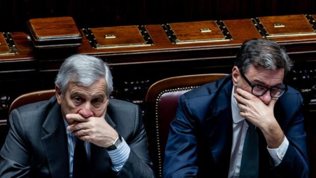 Manovra 2026. Si sono scontrati fino all’ultimo minuto per dividersi il bottino, alla fine hanno trovato l’accordo sui premi di fedeltà per padroni grandi e piccoli, bottegai e immobiliaristi. Alle classi povere un polverone di chiacchiere e le poche briciole già rimangiate dagli aumenti di fine anno. 