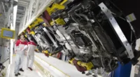 Appena rientrati dalle feste pasquali gli operai si trovano con un aumento di cadenza da 350 a 380 auto a turno. Nel silenzio più assoluto dei sindacati firmatutto e della FIOM che fa finta di vigilare.