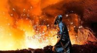 Nazionalizzare l’ex Ilva? E se servisse a produrre acciaio di Stato per armamenti cosa ne direbbero capi sindacali  e sindacatini pacifisti che gridano da mesi che l’unica soluzione è la nazionalizzazione? E’ nell’interesse degli operai non farsi coinvolgere nella scelta di quale padrone o di quale merce produrre, in tutti i casi saranno costretti a lavorare per i profitti di qualcuno. La guerra alla guerra la condurranno alla sola condizione di saper difendere il salario e la propria salute.