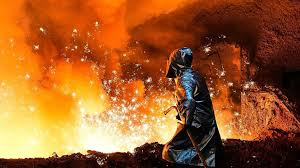 Nazionalizzare l’ex Ilva? E se servisse a produrre acciaio di Stato per armamenti cosa ne direbbero capi sindacali  e sindacatini pacifisti che gridano da mesi che l’unica soluzione è la nazionalizzazione? E’ nell’interesse degli operai non farsi coinvolgere nella scelta di quale padrone o di quale merce produrre, in tutti i casi saranno costretti a lavorare per i profitti di qualcuno. La guerra alla guerra la condurranno alla sola condizione di saper difendere il salario e la propria salute.