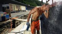 Il governo che ha sfornato più decreti sicurezza della storia italiana, è completamente e volutamente contrario a prendere un qualsiasi serio provvedimento per garantire la sicurezza sui posti di lavoro. Dopo aver riproposto per l’emergenza caldo le stesse inutili norme dell’anno scorso, ha tagliato di oltre la metà i fondi per la cassa integrazione dal caldo ed ha escluso i rider dal decreto.