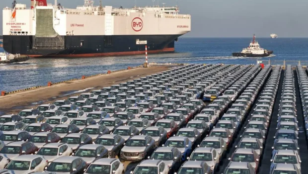 Una risposta agli articoli di due esperti economisti che su Sole 24Ore e Corsera cercano una spiegazione della “sovracapacità produttiva” e dell’avanzata della Cina senza affrontare le ragioni vere della crisi di sovrapproduzione, dovrebbero andare a Marx ma questa strada gli è preclusa