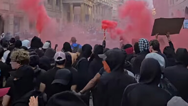 Stanno facendo terrorismo per scoraggiare la partecipazione alle manifestazioni di domani. Schierano l’esercito per spaventare la gioventù ribelle. Ma l’onda del mare in tempesta non si può fermare con scudi e manganelli.
